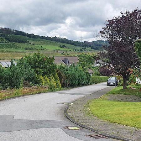 Ferienwohnungen Am Finkenweg Bestwig Exteriör bild